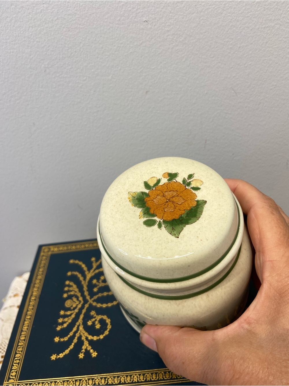 Royal Doulton Covered Sugar Bowl "Autumn Morn" Pattern - Picture 2 of 7